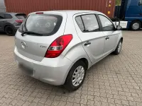 Gebraucht Hyundai i20 78 PS (57 kW) 2009 Silber Kleinwagen