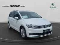 Gebraucht VW Touran Highline 150 PS (110 kW) 2019 Weiß Van / Kleinbus