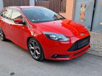 Gebraucht Ford Focus ST 250 PS (183 kW) 2013 Rot Kombi