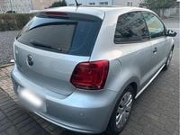 Gebraucht VW Polo 60 PS (44 kW) 2011 Silber Kleinwagen