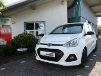 Gebraucht Hyundai i10 Basis 67 PS (49 kW) 2015 Polar white / sol Kleinwagen