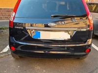 Gebraucht Ford Fiesta 90 PS (66 kW) 2005 Blau Kleinwagen