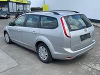 Gebraucht Ford Focus 74 PS (54 kW) 2009 Silber Kombi