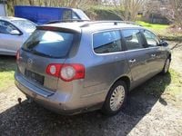 Usado VW Passat 140 HP (102 kW) 2007 Cinzento Carrinha