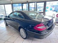 Gebraucht Mercedes CLK200 184 PS (135 kW) 2008 Schwarz Coupé