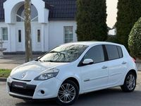 Gebraucht Renault Clio III Dynamique 79 PS (58 kW) 2011 Weiß Limousine