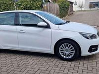 Gebraucht Peugeot 308 Access 102 PS (75 kW) 2019 Weiß Limousine
