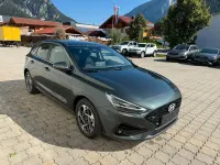 Neu Hyundai i30 150 PS (110 kW) 2026 Grün Limousine