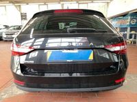 Gebraucht Skoda Superb Ambition 180 PS (132 kW) 2016 Schwarz Kombi