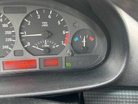 Gebraucht BMW 325 192 PS (141 kW) 2002 Blau Limousine