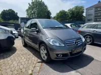 Gebraucht Mercedes A160 Avantgarde 95 PS (69 kW) 2009 Mountaingrau  met. Kleinwagen