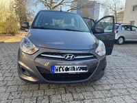 Gebraucht Hyundai i10 67 PS (49 kW) 2013 Schwarz Kleinwagen