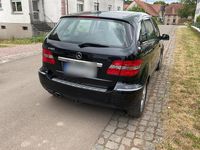 Gebraucht Mercedes B180 116 PS (85 kW) 2011 Schwarz Van / Kleinbus
