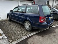 Gebraucht VW Passat 131 PS (96 kW) 2004 Blau Kombi