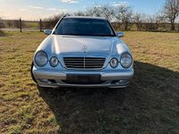 Second-hand Mercedes E240 170 CP (125 kW) 2000 Argintiu Break