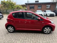 Gebraucht Toyota Aygo 68 PS (50 kW) 2010 Rot Kleinwagen