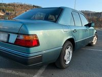 Gebraucht Mercedes E260 170 PS (125 kW) 1992 Blau Limousine