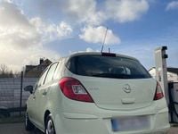 Gebraucht Opel Corsa Color Edition 86 PS (63 kW) 2012 Weiß Kleinwagen