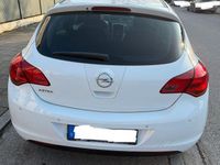 Gebraucht Opel Astra Edition 116 PS (85 kW) 2011 Weiß Limousine