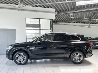 Gebraucht VW Touareg Elegance 231 PS (169 kW) 2023 Grenadillschwarz (schwarz) SUV
