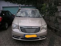 Gebraucht Chrysler Town & Country 287 PS (211 kW) 2015 Gold Van / Kleinbus