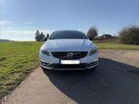 Gebraucht Volvo V60 Summum 190 PS (139 kW) 2016 Weiß Kombi