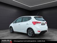 Gebraucht Hyundai i20 125 PS (91 kW) 2019 Weiß Van / Kleinbus