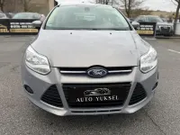 Używany Ford Focus Trend 101 KM (74 kW) 2014 Srebrny Sedan/Limuzyna