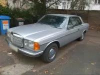 Gebraucht Mercedes 230 136 PS (100 kW) 1981 Silber Coupé