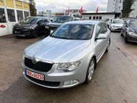 Gebraucht Skoda Superb Ambition 140 PS (102 kW) 2012 Brilliantsilber metallic Limousine