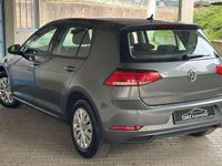 Gebraucht VW Golf VII Trendline 116 PS (85 kW) 2018 Indiumgrau metallic Kleinwagen