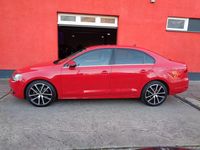 Gebraucht VW Jetta Highline 160 PS (117 kW) 2012 Rot Limousine