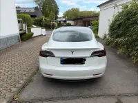 Käytetty Tesla Model 3 Standard Range Plus 225 kW (306 HP) 2021 Valkoinen Sedan