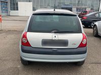 Gebraucht Renault Clio II 75 PS (55 kW) 2002 Silber Kleinwagen