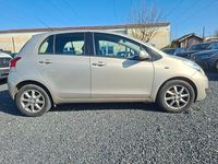 Gebraucht Toyota Yaris Cool 99 PS (72 kW) 2012 Silber Kleinwagen