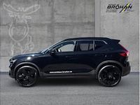 Neu Volvo XC40 Plus 163 PS (119 kW) 2026 Schwarz (onyx black / metallic) SUV