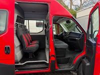 Second-hand Iveco Daily 179 CP (131 kW) 2019 Roșu Monovolum