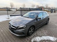 Gebraucht Mercedes A180 122 PS (89 kW) 2016 Grau Limousine