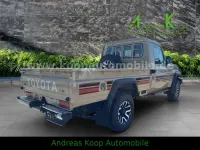 Gebraucht Toyota Land Cruiser 231 PS (169 kW) 2024 Beige SUV