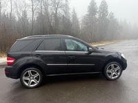 Gebraucht Mercedes ML350 231 PS (169 kW) 2010 Schwarz SUV