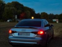 Gebraucht Audi A4 Design 190 PS (139 kW) 2017 Grau Limousine