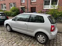 Używany VW Polo Basis 75 KM (55 kW) 2003 Srebrny Sedan/Limuzyna
