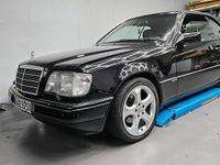 Gebraucht Mercedes E220 150 PS (110 kW) 1994 Schwarz Cabrio