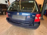 Usata VW Passat 131 CV (96 kW) 2003 Blu Station wagon