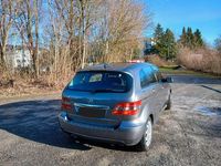 Gebraucht Mercedes B200 136 PS (100 kW) 2008 Silber Van / Kleinbus