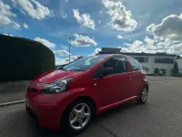 Gebraucht Toyota Aygo 68 PS (50 kW) 2006 Rot Kleinwagen