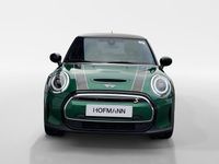 Gebraucht Mini Cooper SE Classic 135 kW (184 PS) 2023 British racing green metallic Kleinwagen