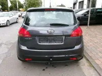 Gebraucht Kia Venga 90 PS (66 kW) 2012 Grau Kleinwagen