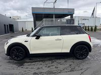 Gebraucht Mini Cooper 136 PS (100 kW) 2019 Weiß Kleinwagen