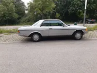 Gebraucht Mercedes 230 136 PS (100 kW) 1983 Silber Coupé